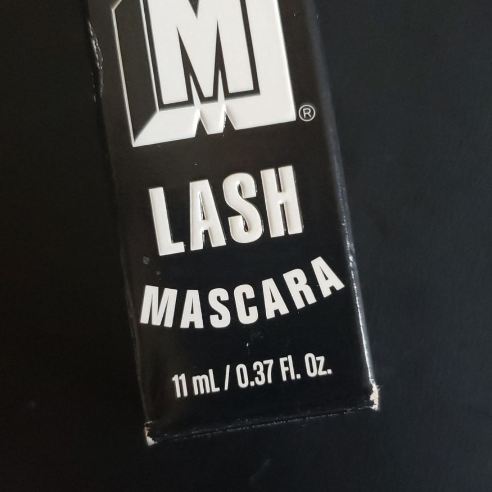 Full size Buxom Lash Mascara - Picture 4 of 4
